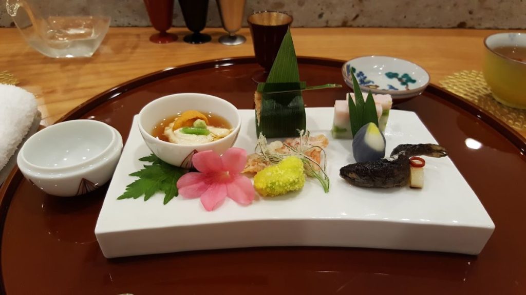Một món ăn được phục vụ tại nhà hàng Tama